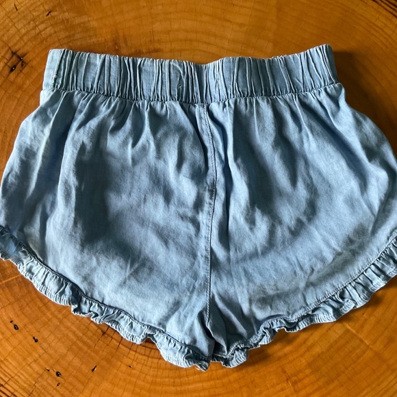 NWOT BLUE STEEL chambray ruffle pull on shorts size small - Picture 2 of 6